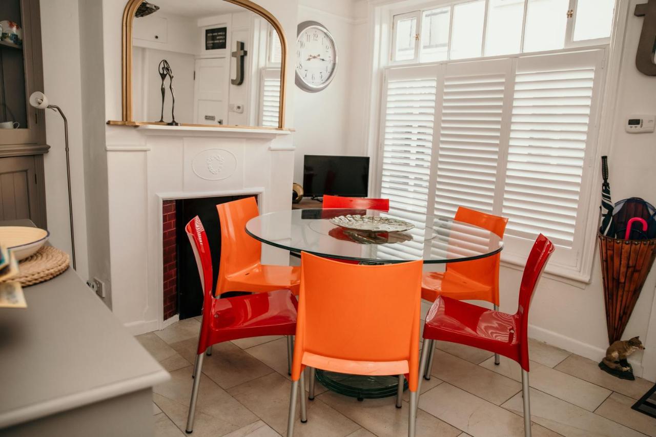 Charming 3 Bedroom Townhouse ウェーマス エクステリア 写真
